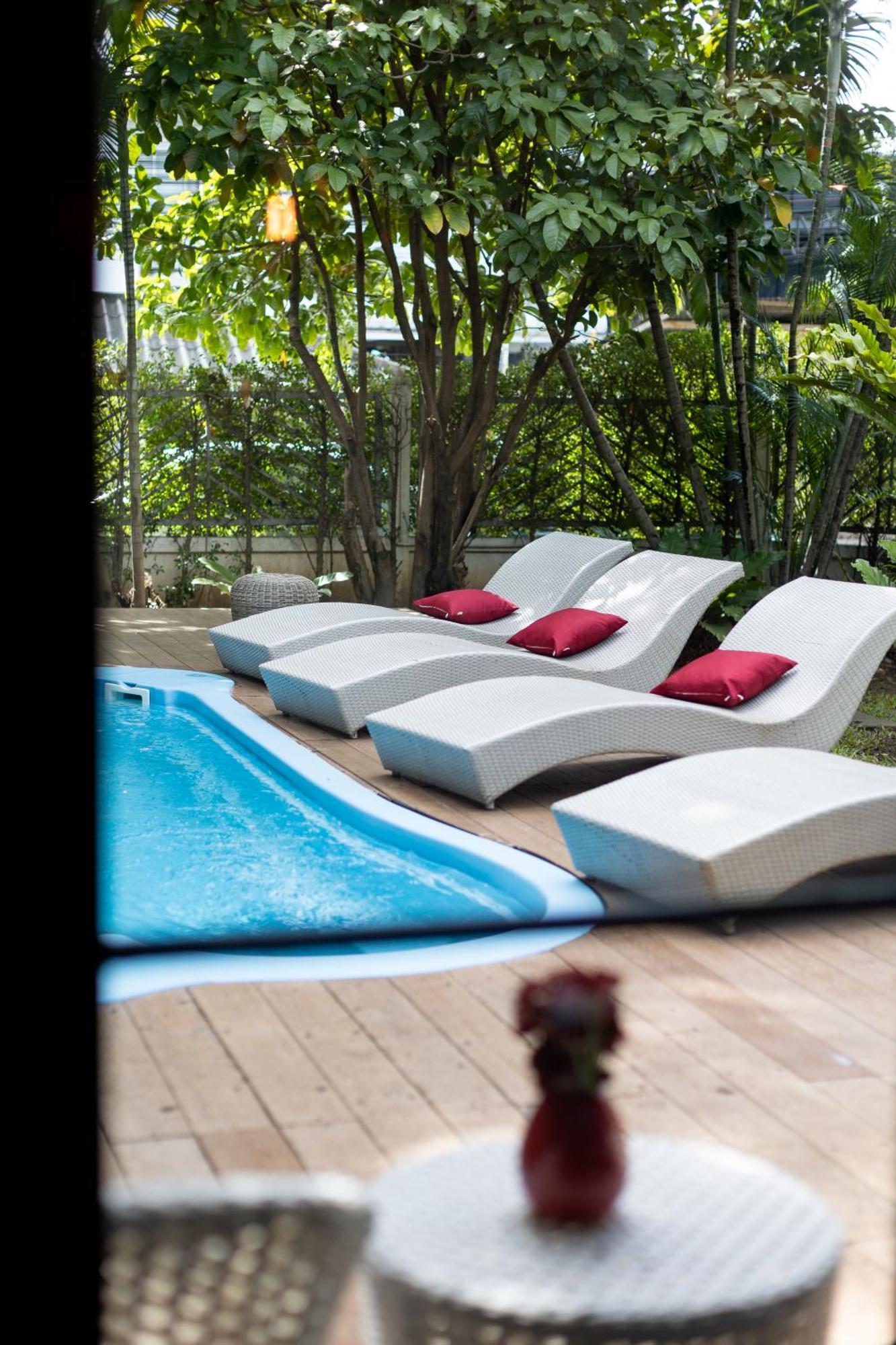 Private Pool Villa 88 Nimman Chiang Mai Bagian luar foto
